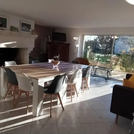 Maison D'hotes La Dorelle Guest house Bournand