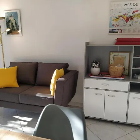 Maison D'hotes La Dorelle Guest house