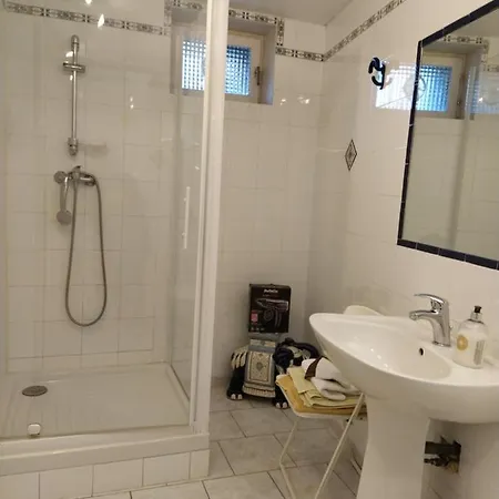 Maison D'hôtes La Dorelle 2*